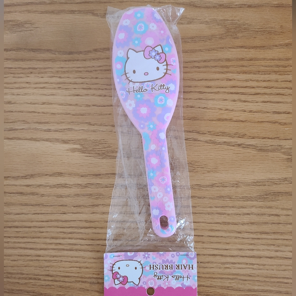 Hello Kitty Hairbrush